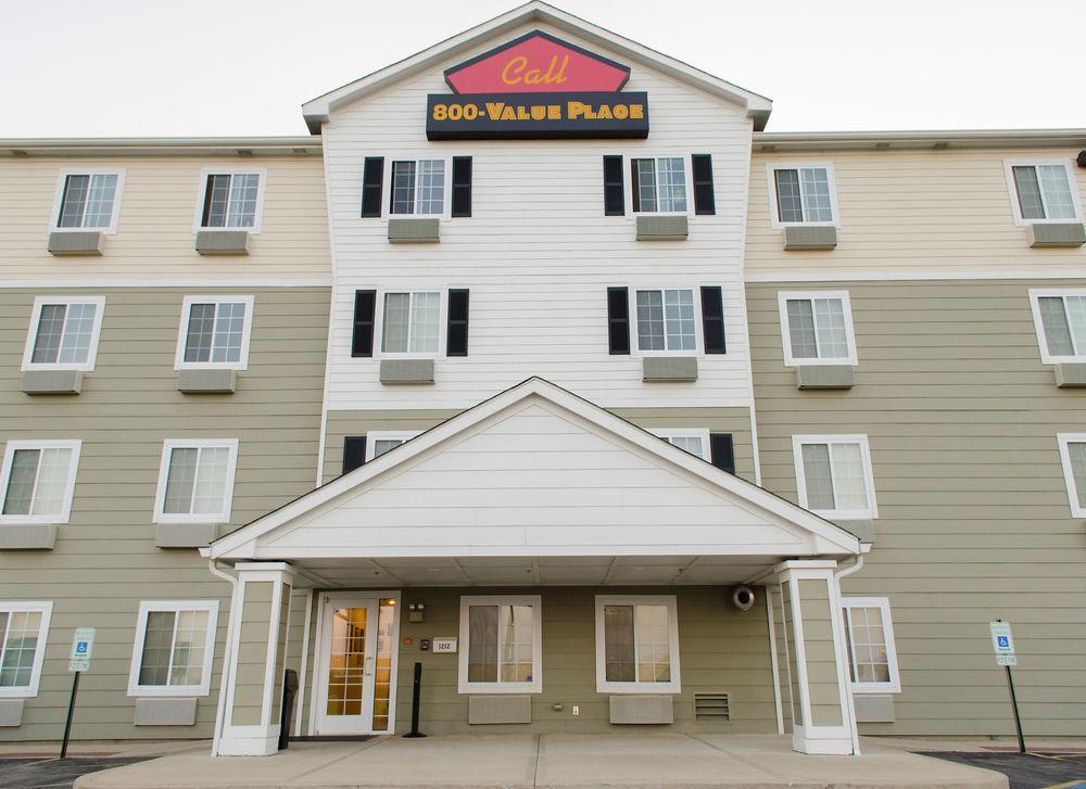 Woodspring Near Hotel Champaign